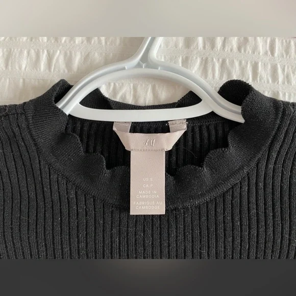 H&M ribbed t-shirt size small - Picture 3 of 5